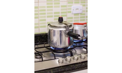 heating-pressure-cooker